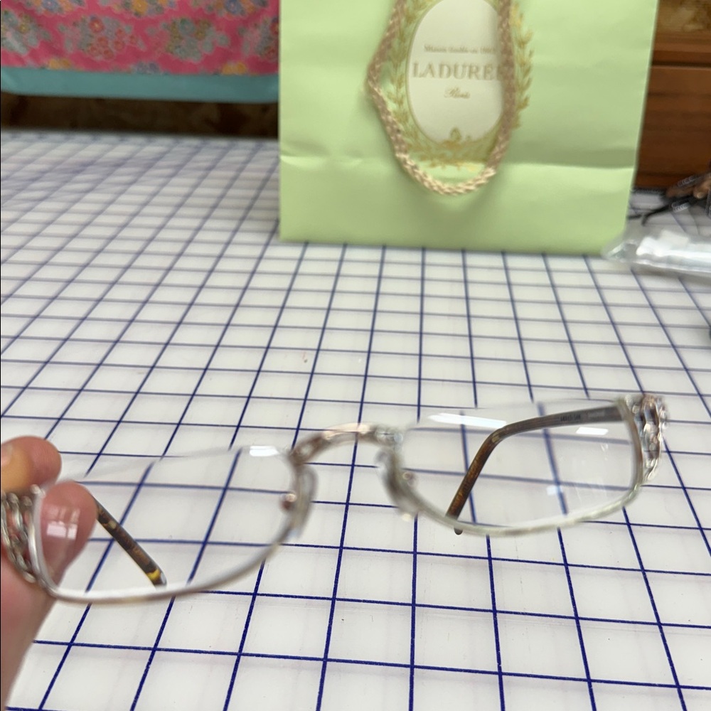 2.5 Brighton reading glasses Shakespeare silver tortoise nose pads readers - Picture 9 of 9